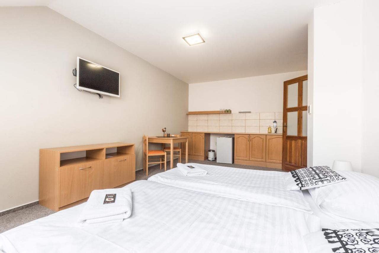 Pivovar A Penzion Grasel Cesky Rudolec Exterior photo